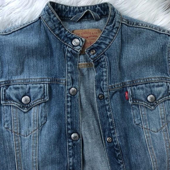 Vintage y2k Levi’s denim jacket - Picture 2 of 6